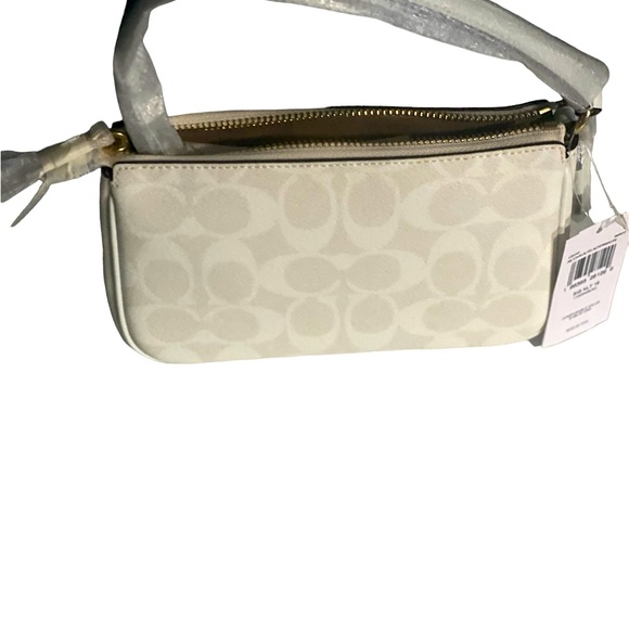 NOLITA 19 IN SIGNATURE CANVAS
Color: IM/Chalk/Glacierwhite - Picture 2 of 2